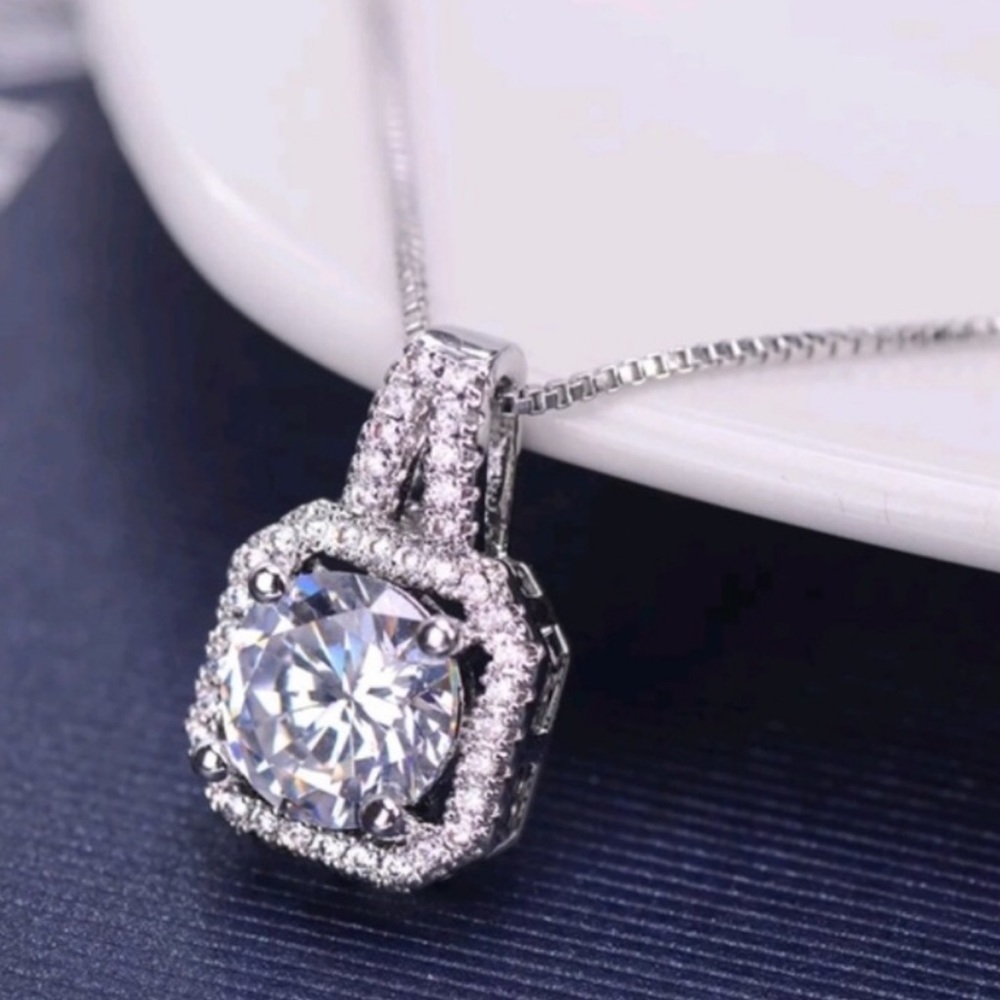 NWT 925 Sterling Silver Diamond Necklace